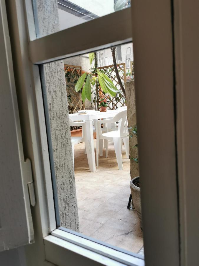 קטאניה House Stephanotus מראה חיצוני תמונה