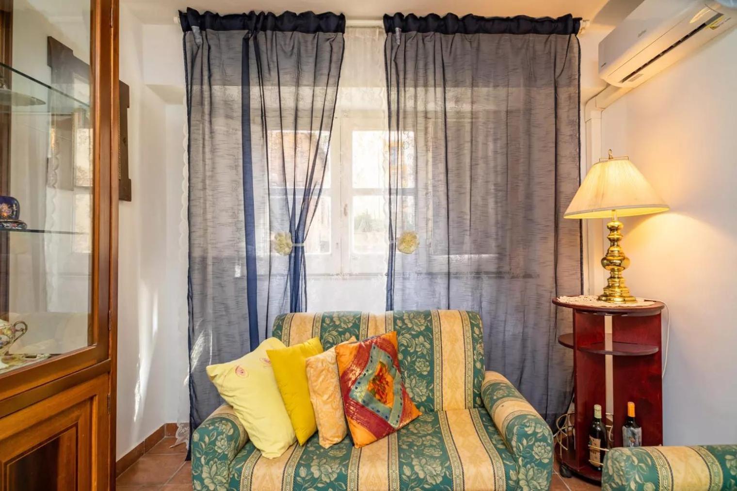 קטאניה House Stephanotus מראה חיצוני תמונה