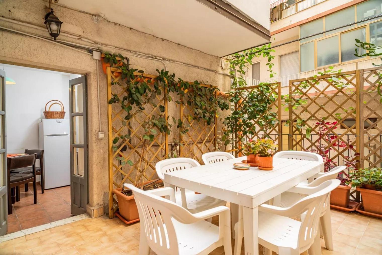 קטאניה House Stephanotus מראה חיצוני תמונה
